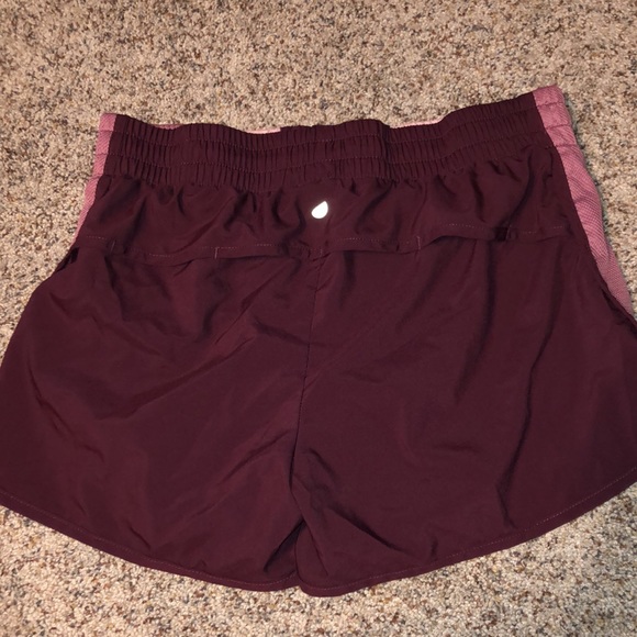 Shorts - Picture 2 of 3